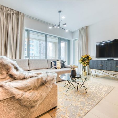 Maison Privee - Radiant Urban Retreat With Iconic Burj Khalifa Vws 두바이 외부 사진