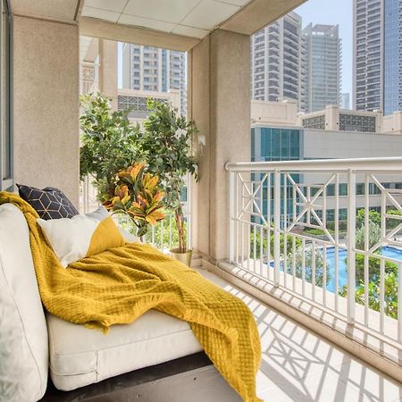 Maison Privee - Radiant Urban Retreat With Iconic Burj Khalifa Vws 두바이 외부 사진