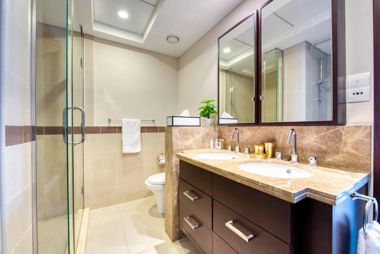 Maison Privee - Radiant Urban Retreat With Iconic Burj Khalifa Vws 두바이 외부 사진