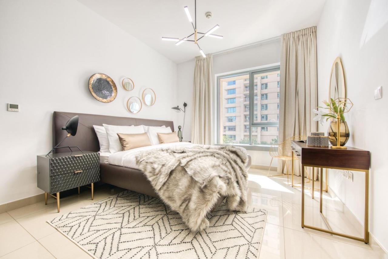 Maison Privee - Radiant Urban Retreat With Iconic Burj Khalifa Vws 두바이 외부 사진