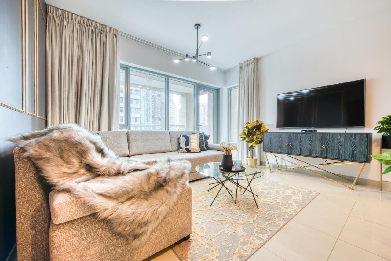 Maison Privee - Radiant Urban Retreat With Iconic Burj Khalifa Vws 두바이 외부 사진
