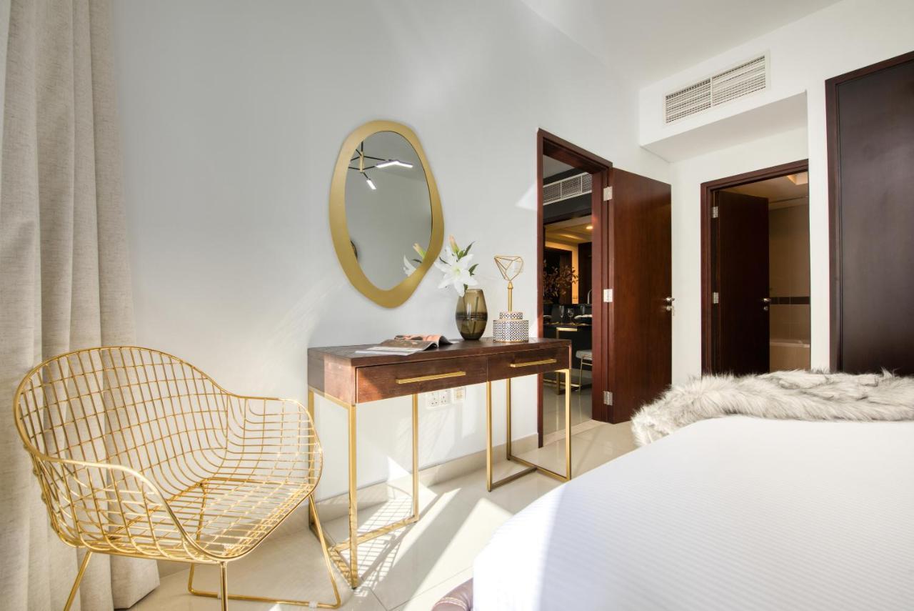Maison Privee - Radiant Urban Retreat With Iconic Burj Khalifa Vws 두바이 외부 사진