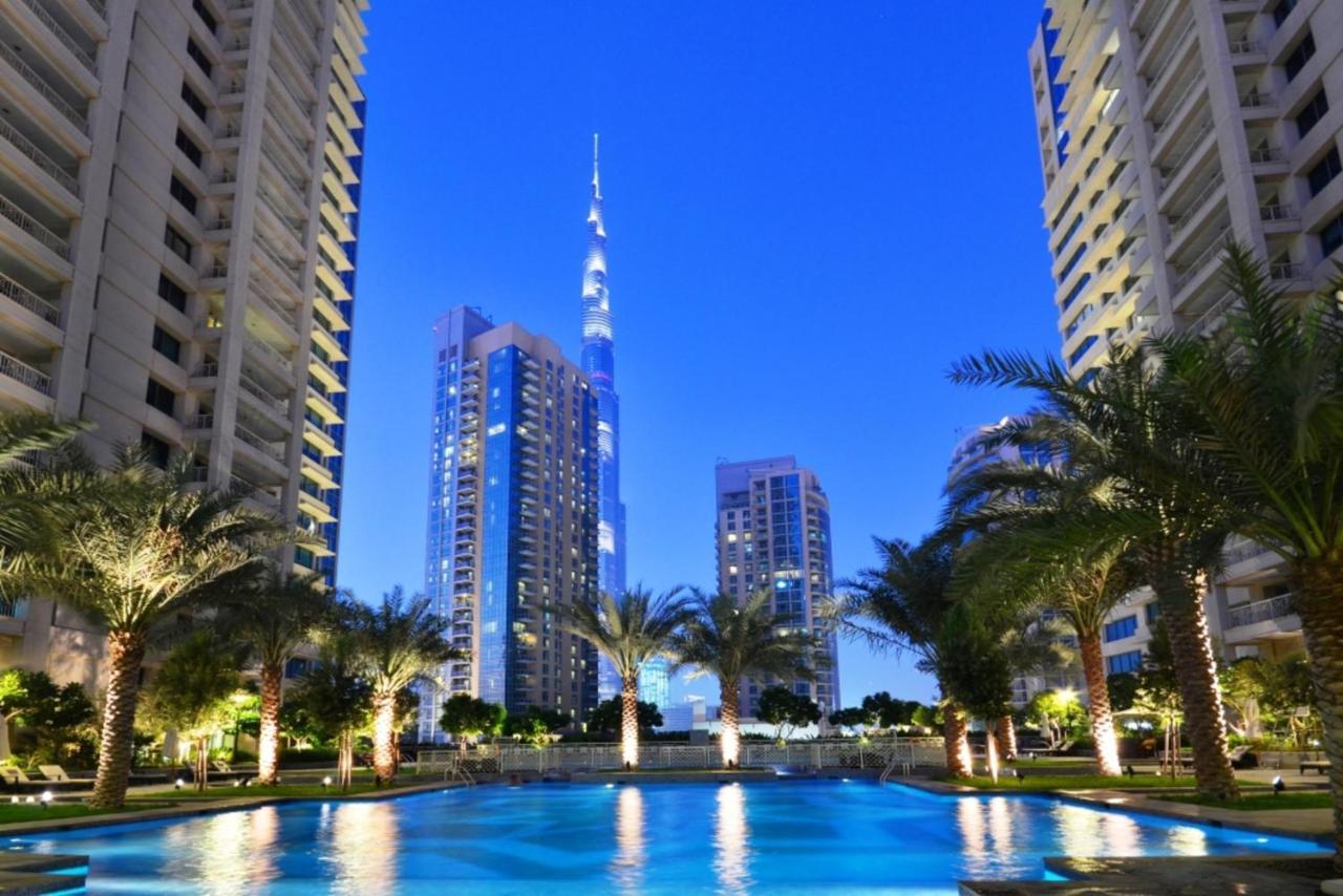 Maison Privee - Radiant Urban Retreat With Iconic Burj Khalifa Vws 두바이 외부 사진