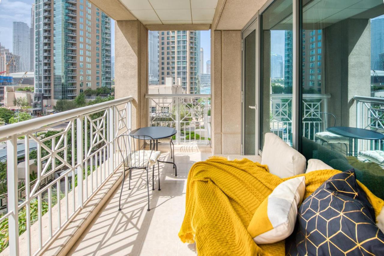 Maison Privee - Radiant Urban Retreat With Iconic Burj Khalifa Vws 두바이 외부 사진