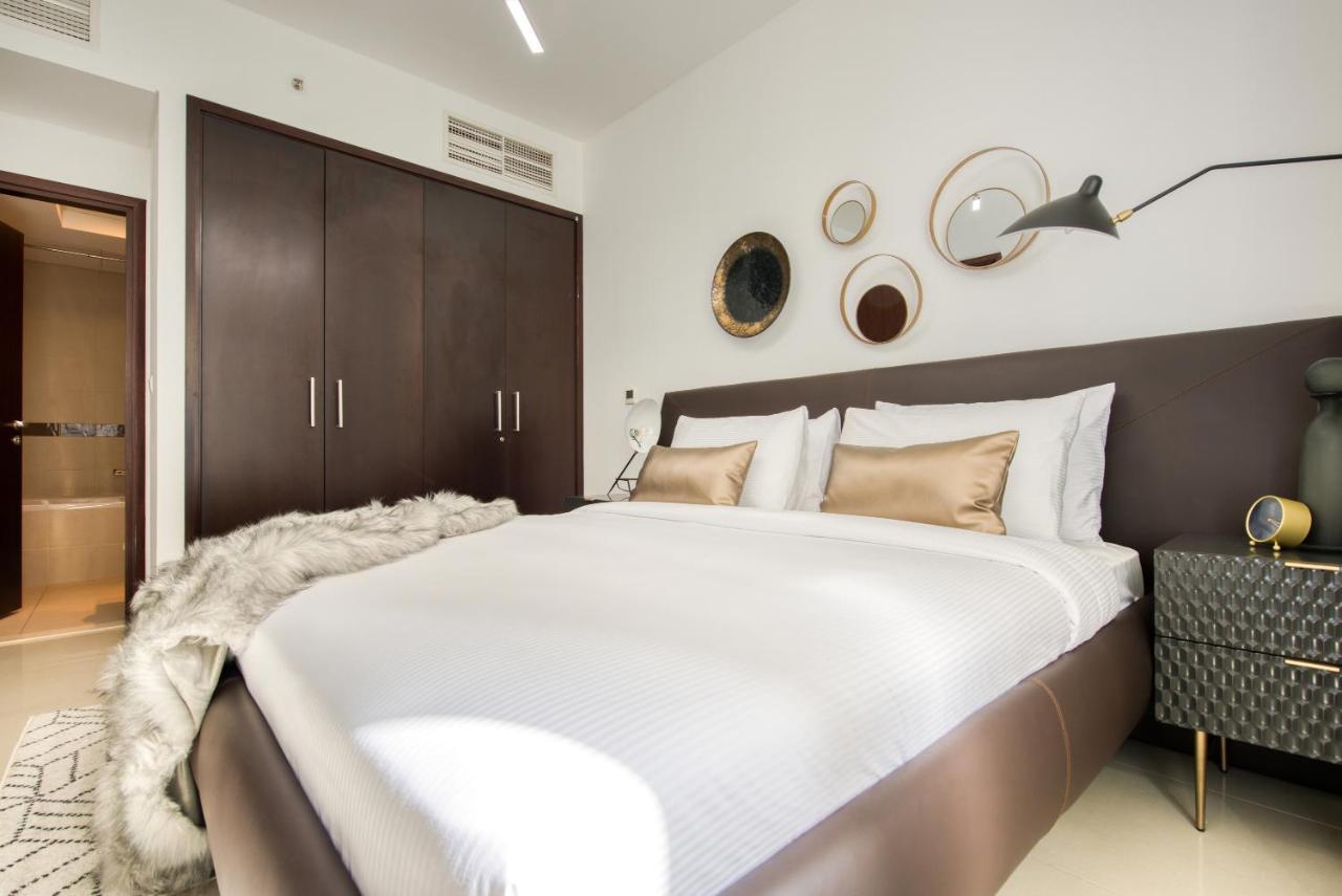 Maison Privee - Radiant Urban Retreat With Iconic Burj Khalifa Vws 두바이 외부 사진