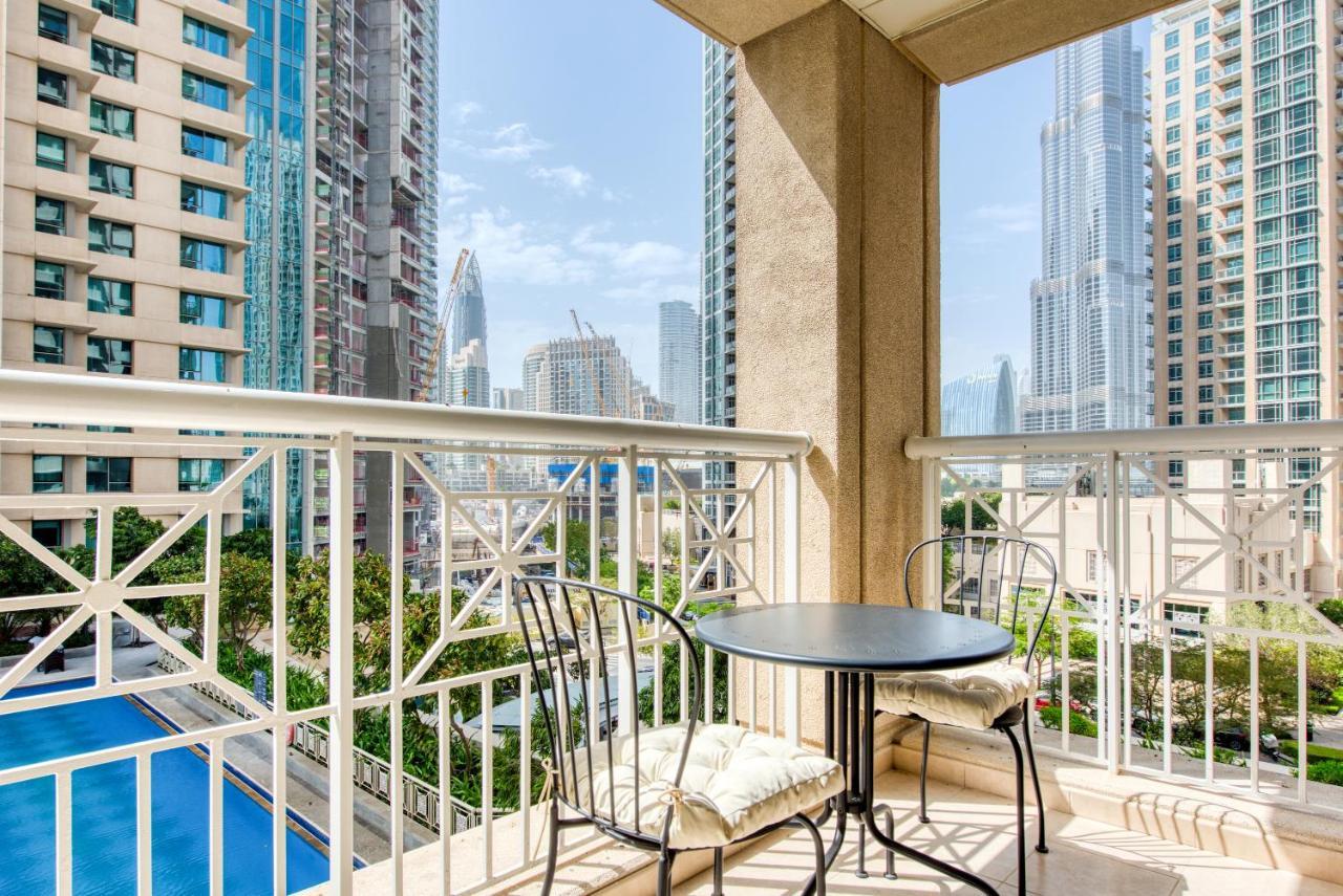 Maison Privee - Radiant Urban Retreat With Iconic Burj Khalifa Vws 두바이 외부 사진